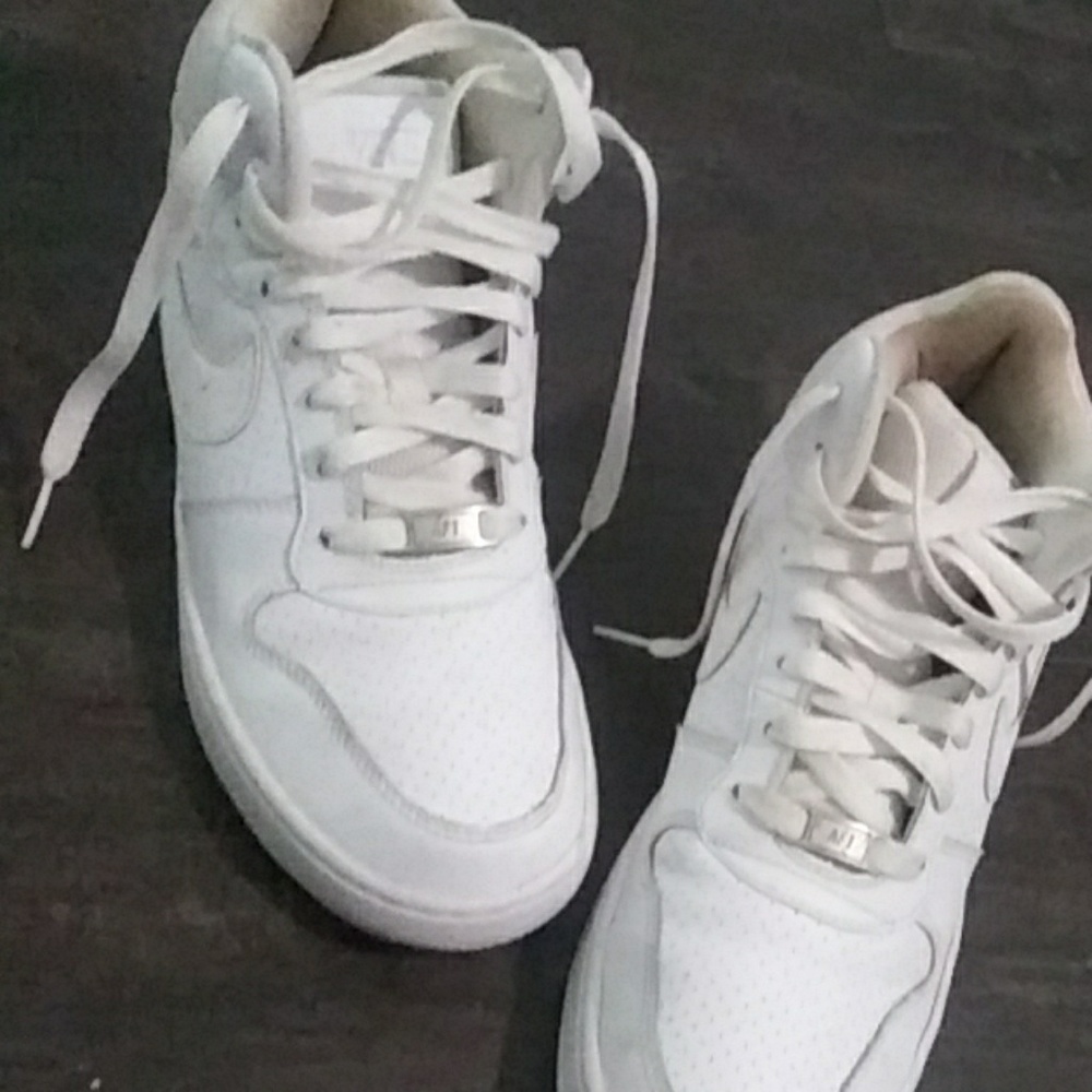 White nike air force 1